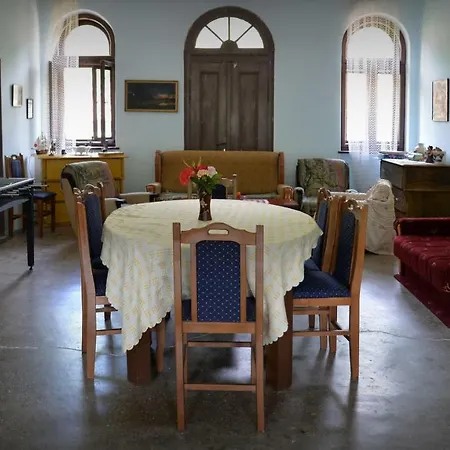 Dunjin Country house