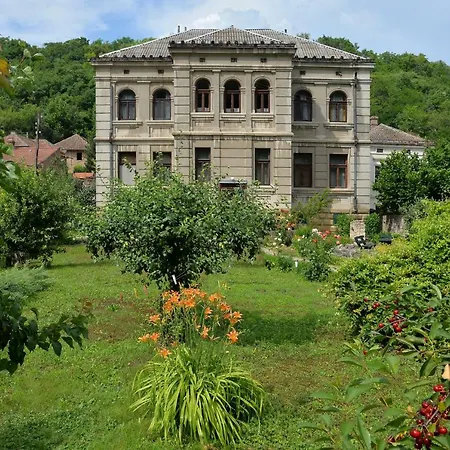 Dunjin Country house Rogljevo