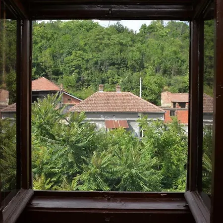 Dunjin Country house *